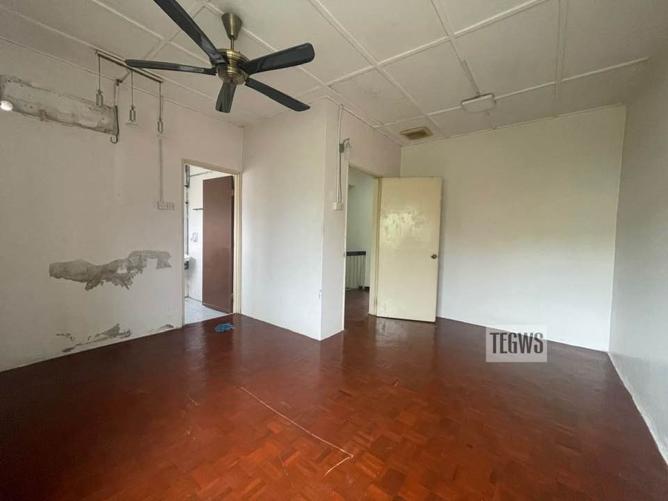 WG Taman Sri Andalas 2sty House in Good Condition - photo 8
