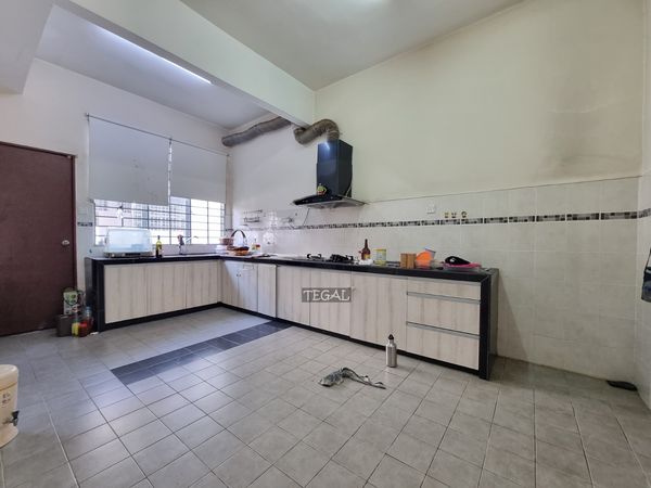 Eric Bandar Puteri 2sty House Good Cond - photo 2