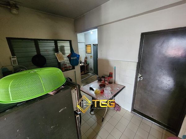 Eric 1st Floor Shop Aprt Tenanted Freehold NonBumi - photo 4