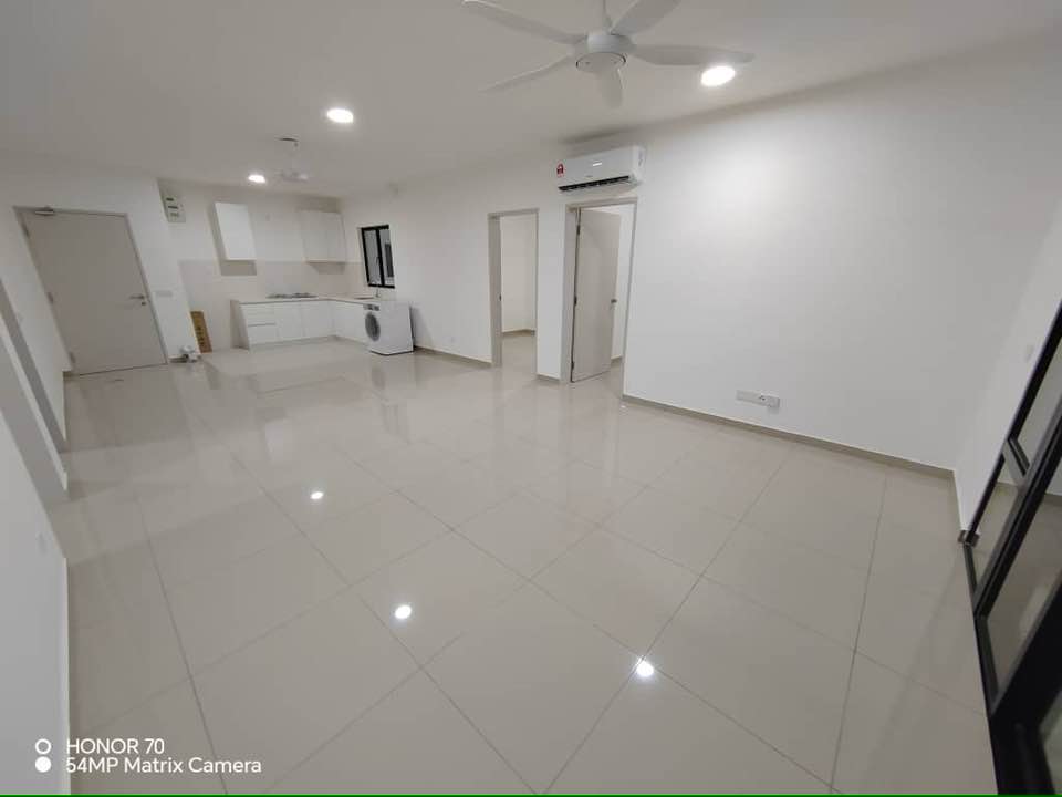 Eric Huni Residence Partly Furnished 1000sqft - photo 3
