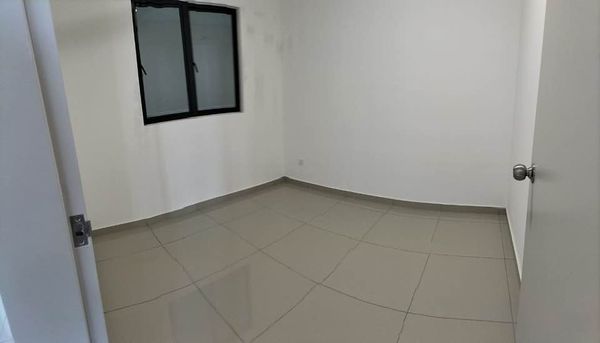 Eric Huni Residence Partly Furnished 1000sqft - photo 6