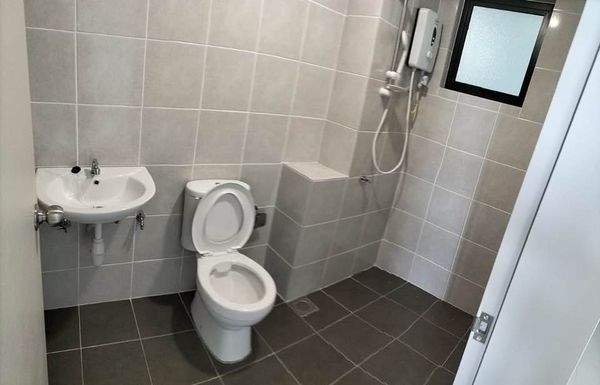 Eric Huni Residence Partly Furnished 1000sqft - photo 7