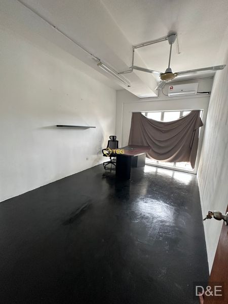 Eric Setia Alam 2nd Floor Shop Office Corner - photo 4