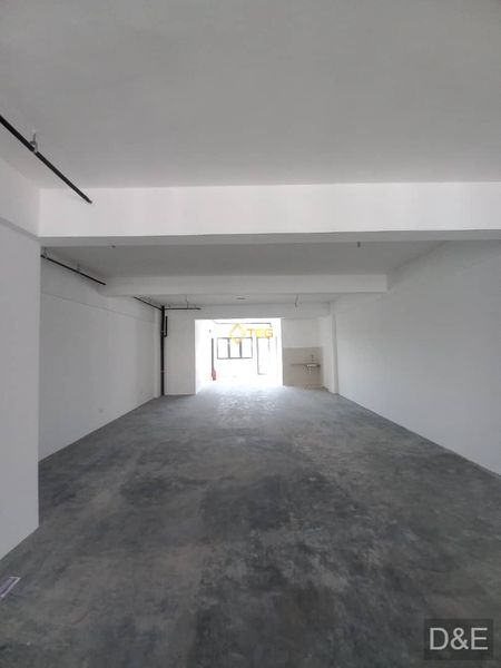 Eric Edusentral Brand New Basic RM2300 a month - photo 3