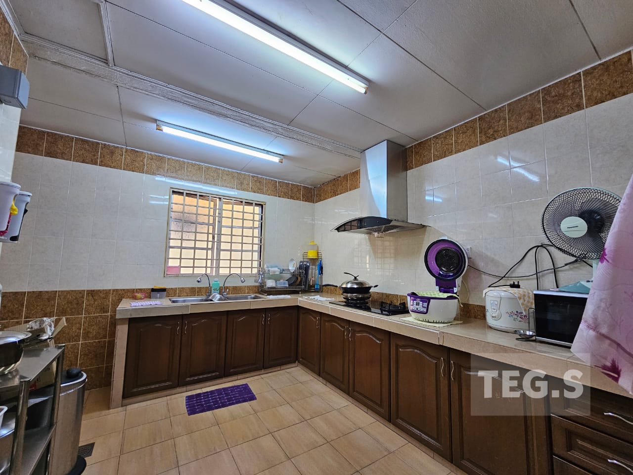 S Anggerik Doritis 2sty House Renovated Extended - photo 4