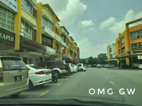 Eric Bayu Tinggi Basic Shop Office 1540 - photo 3