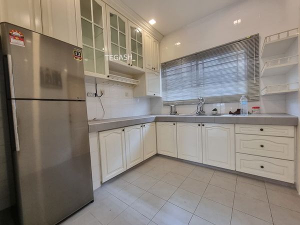 Eric Avira 2sty TerraceHouse Good Condition - photo 7