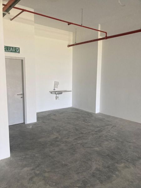 Eric Amber Residence Retail Shops First Floor - photo 2