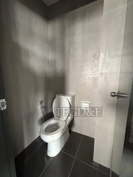 Eric Edusentral Brand New Basic RM2600 a month - photo 3