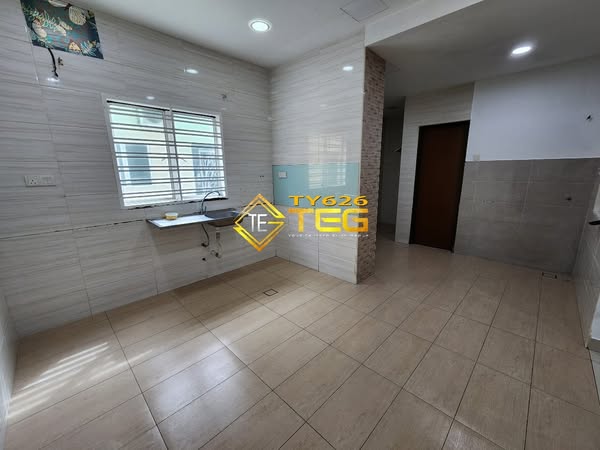 Eric Cassava Bandar Puteri 2 n Half sty House - photo 2