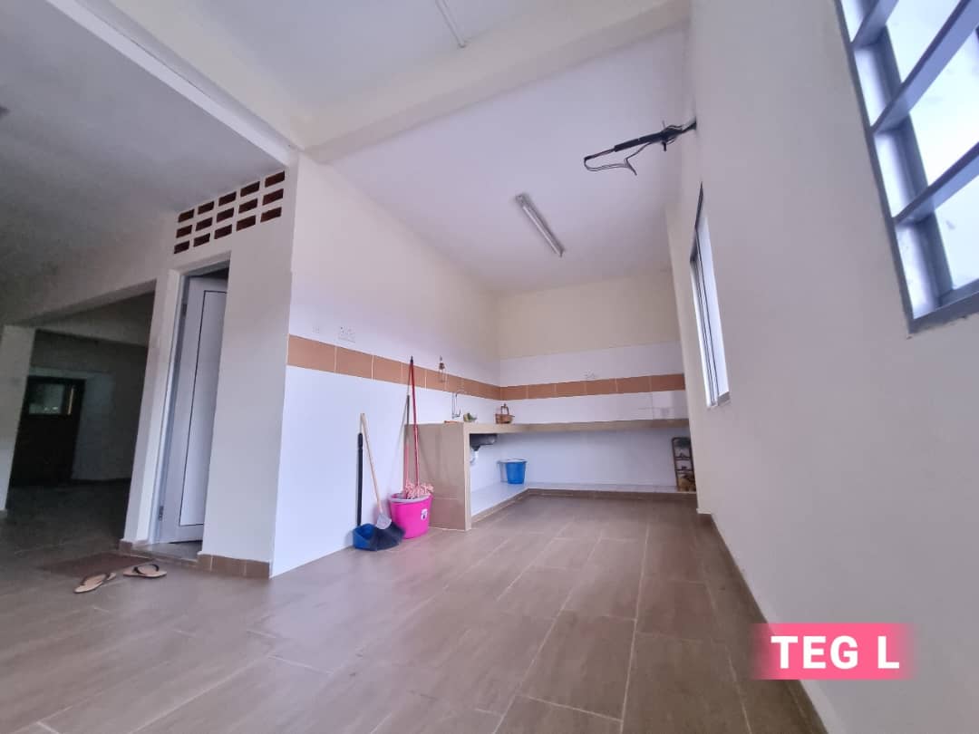 L Telok Gadong First Floor Shoplot Renovated - photo 4