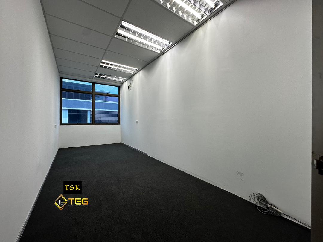 TnK Jalan Meru 3sty Commercial Building Good Cond - photo 4