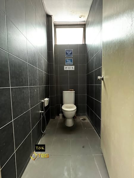 TnK Jalan Meru 3sty Commercial Building Good Cond - photo 6