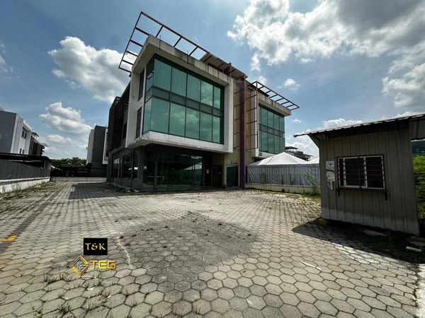 TnK Jalan Meru 3sty Commercial Building Good Cond - photo 9