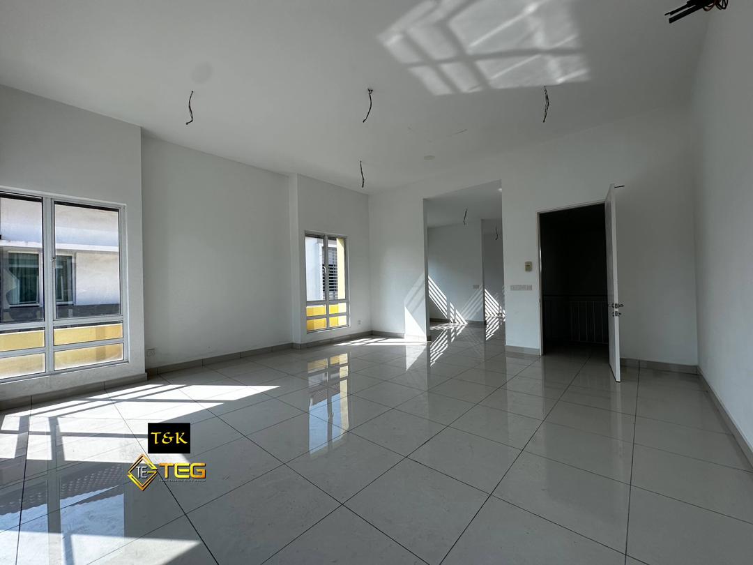 TnK Jalan Meru 3sty Commercial Building Good Cond - photo 12