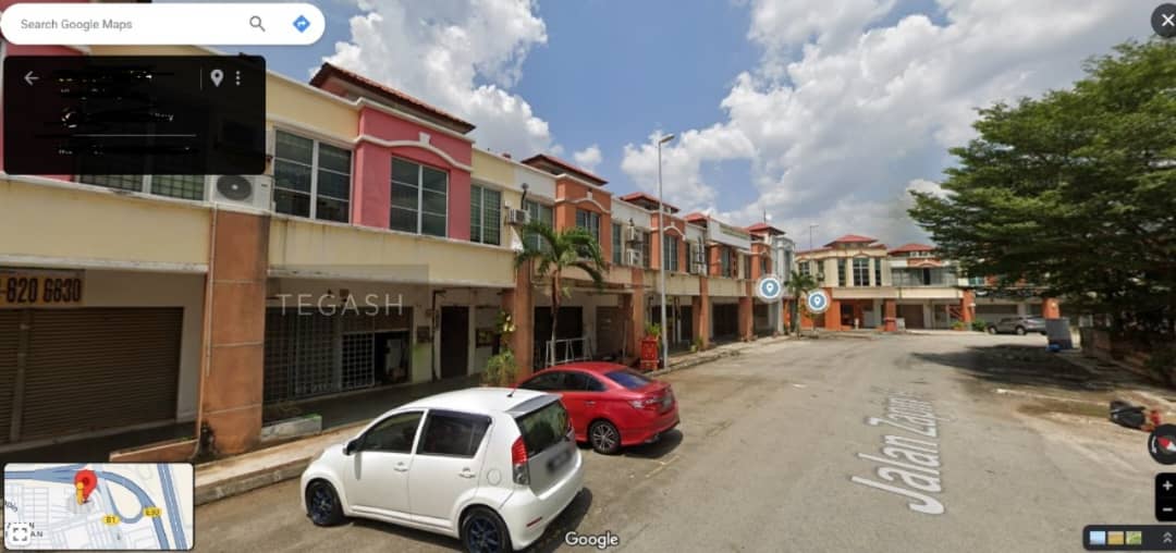 byEric Ashley Bukit  ...