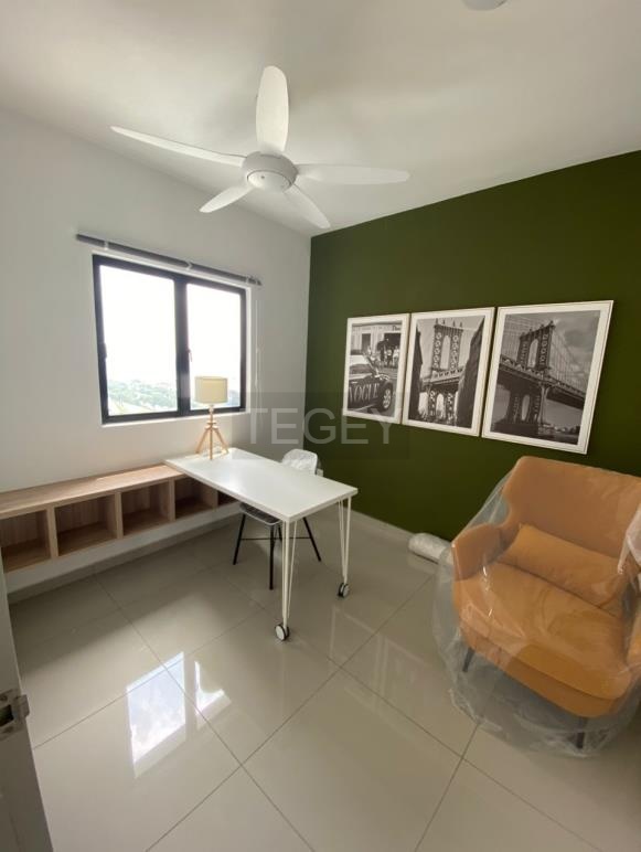 eric Huni Residence Eco Ardence Apartment - photo 2