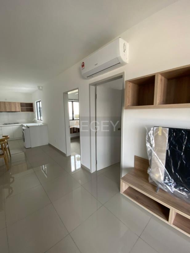 eric Huni Residence Eco Ardence Apartment - photo 6