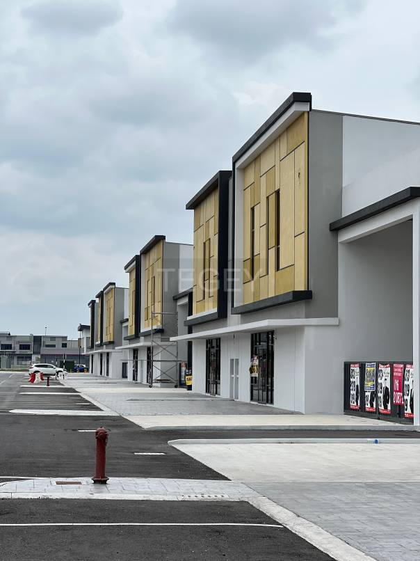 Eric Puncak Alam Eco Business Park Rubix - photo 2