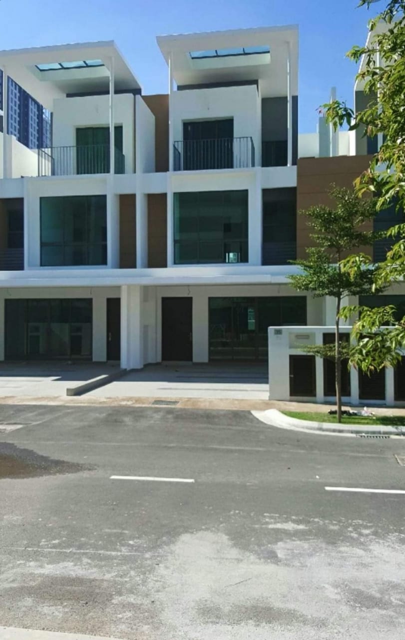 New Cyberjaya 3-Storey House For Sale - photo 2