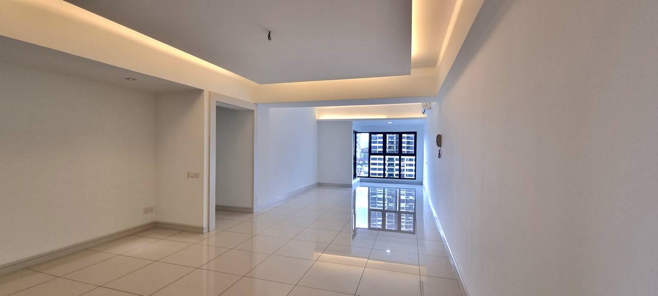 Royalle Condominium North Kiara - photo 2