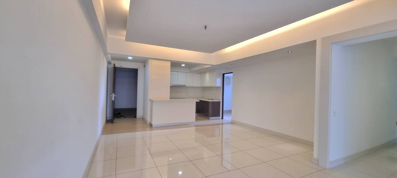 Royalle Condominium North Kiara - photo 3