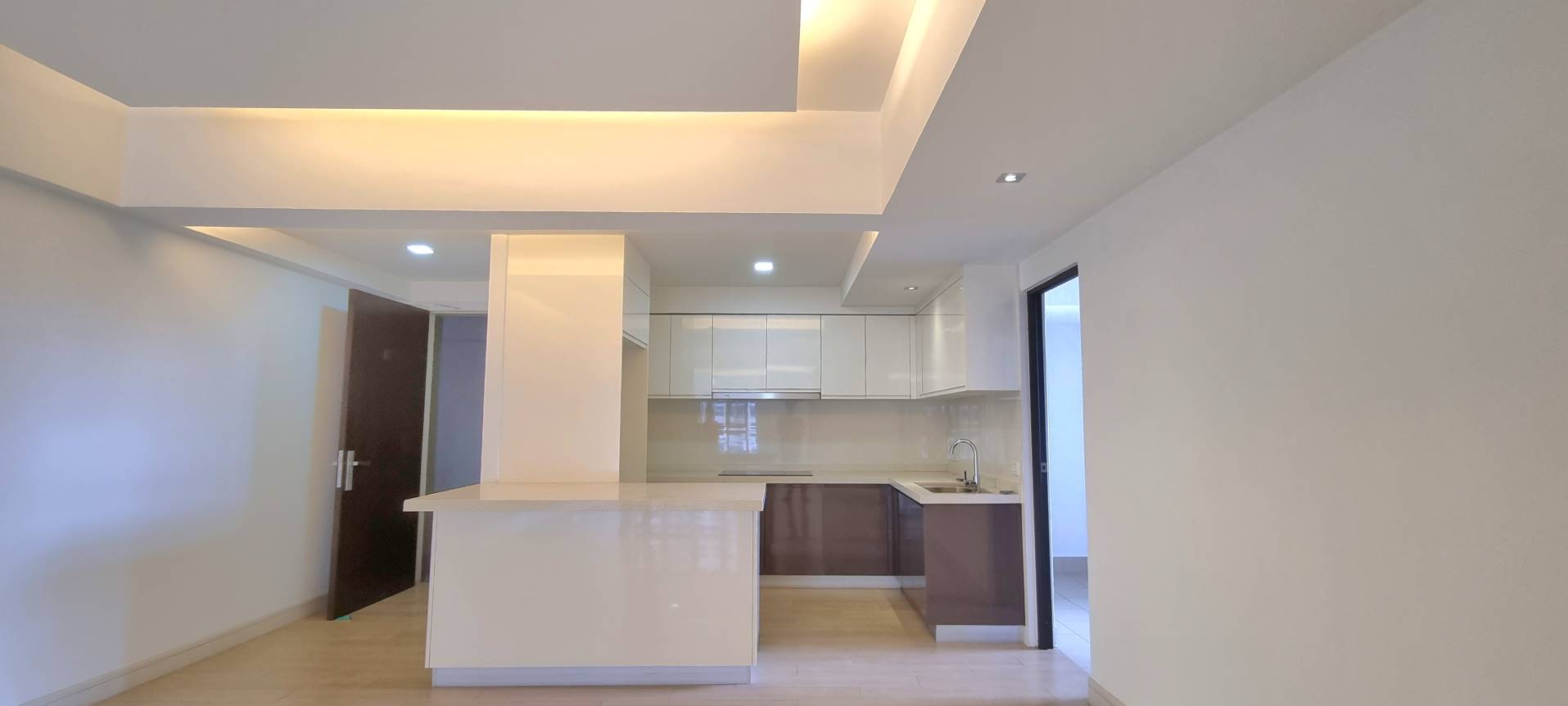 Royalle Condominium North Kiara - photo 4