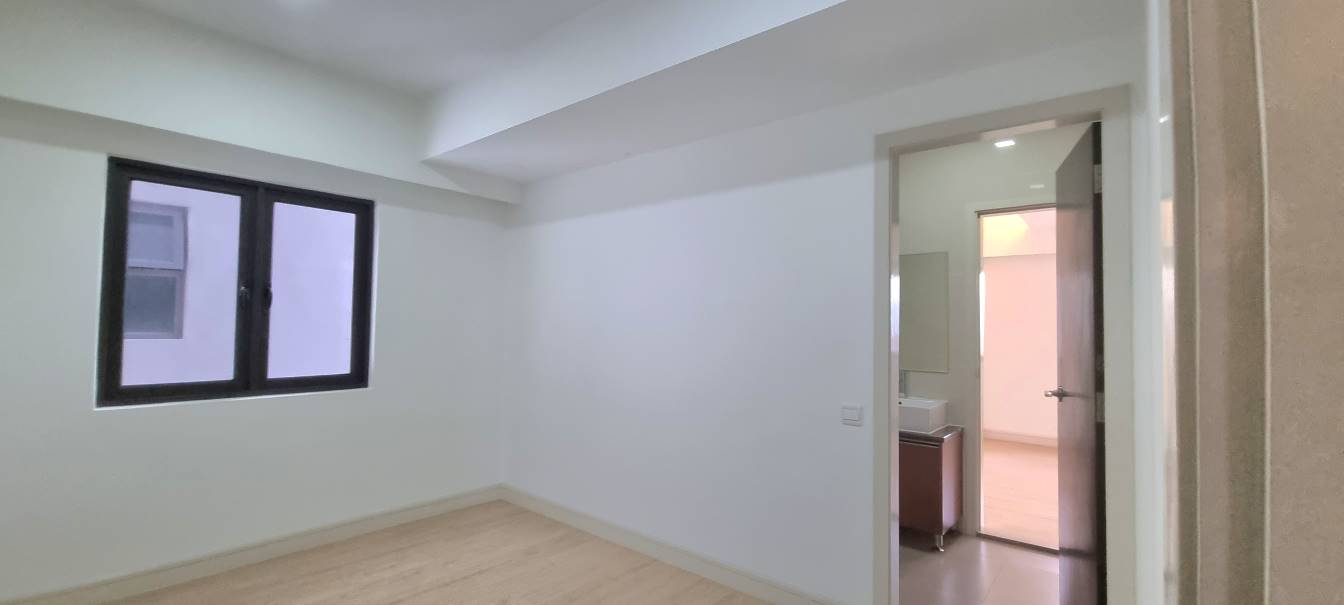 Royalle Condominium North Kiara - photo 5