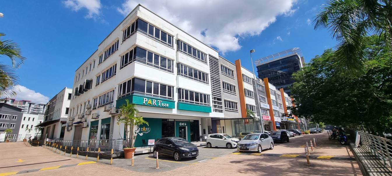 END LOT SHOP FOR RENT DANA 1 COMMERCIAL CENTRE - photo 7