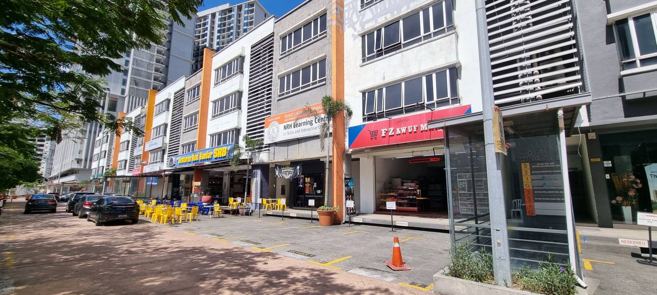 END LOT SHOP FOR RENT DANA 1 COMMERCIAL CENTRE - photo 8