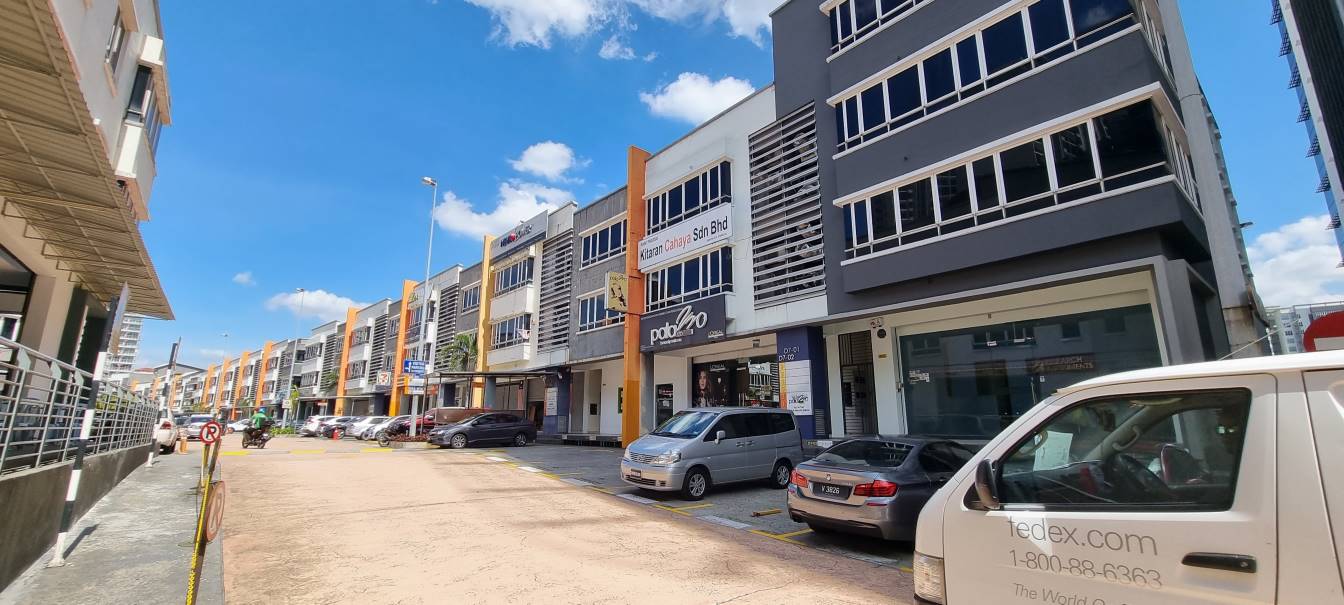 END LOT SHOP FOR RENT DANA 1 COMMERCIAL CENTRE - photo 9