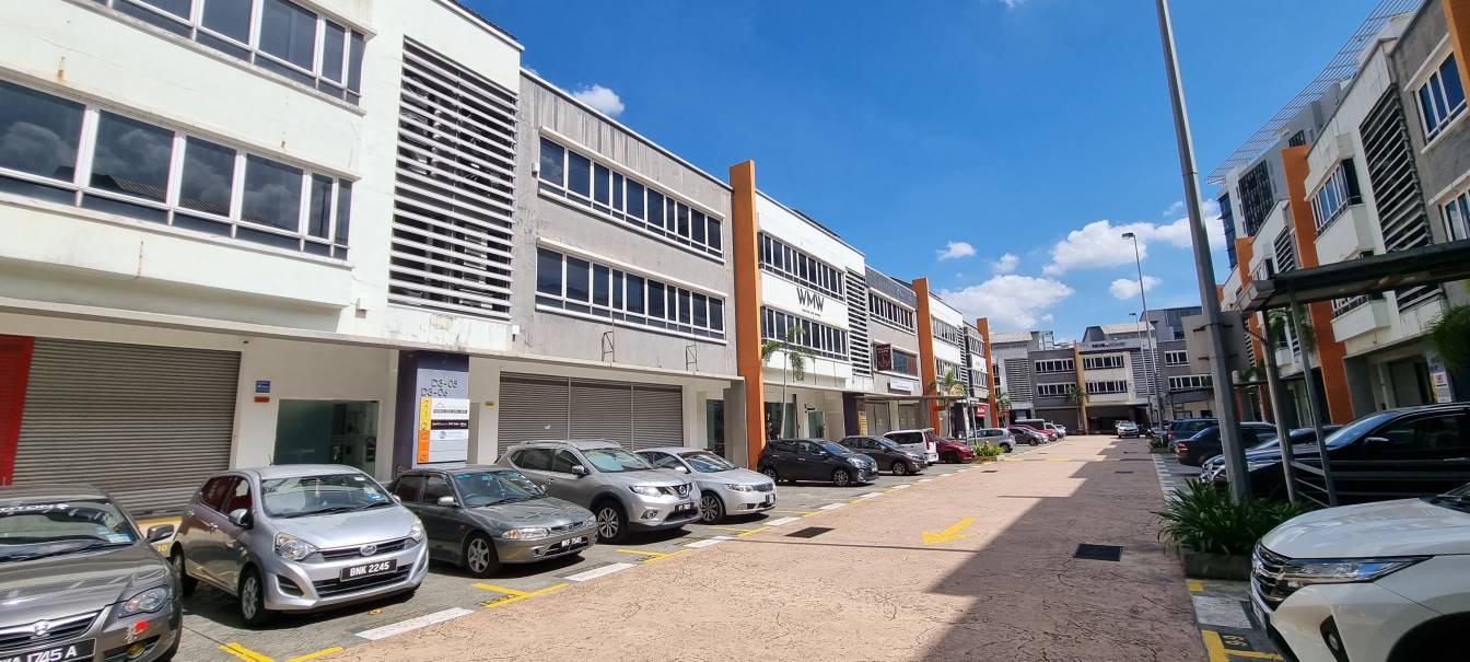 END LOT SHOP FOR RENT DANA 1 COMMERCIAL CENTRE - photo 11