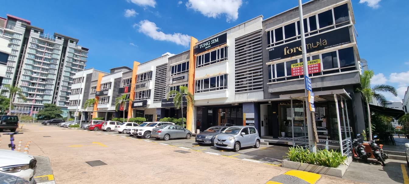END LOT SHOP FOR RENT DANA 1 COMMERCIAL CENTRE - photo 13