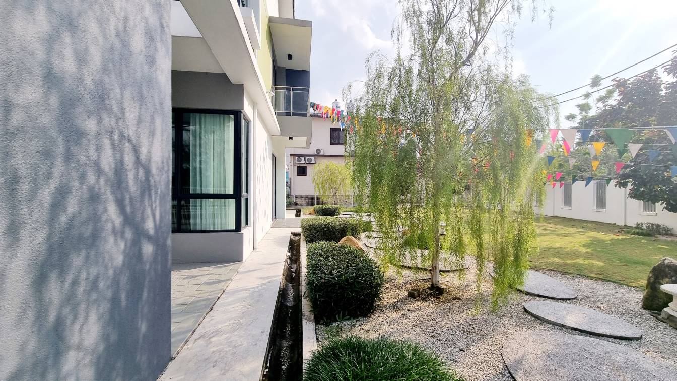 Kajang New Freehold Terrace House End Lot - photo 2