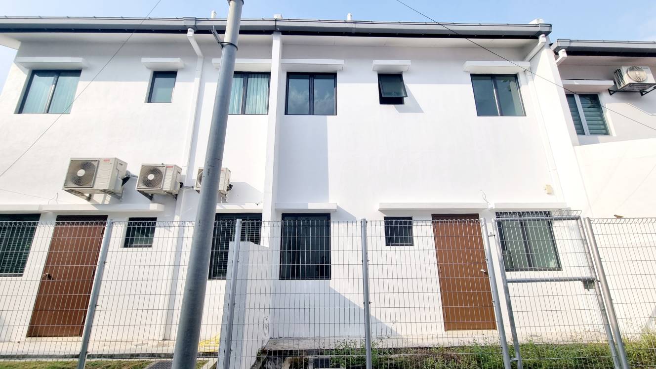 Kajang New Freehold Terrace House End Lot - photo 4