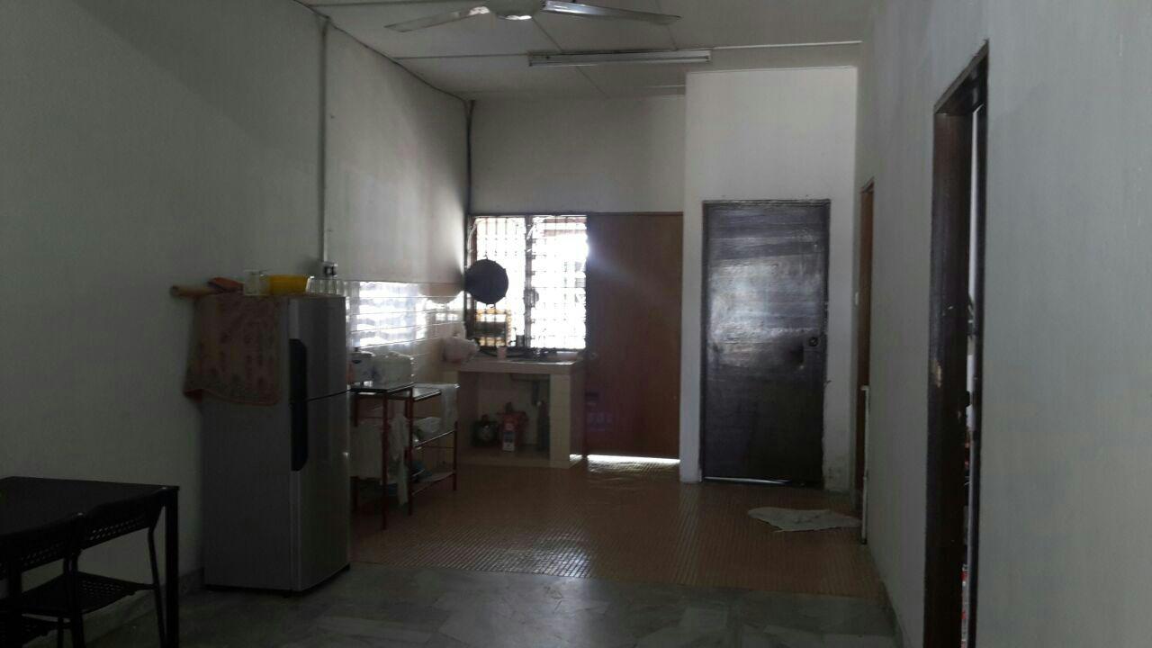 1sty Terrace, Bandar Baru Kuala Selangor - photo 3