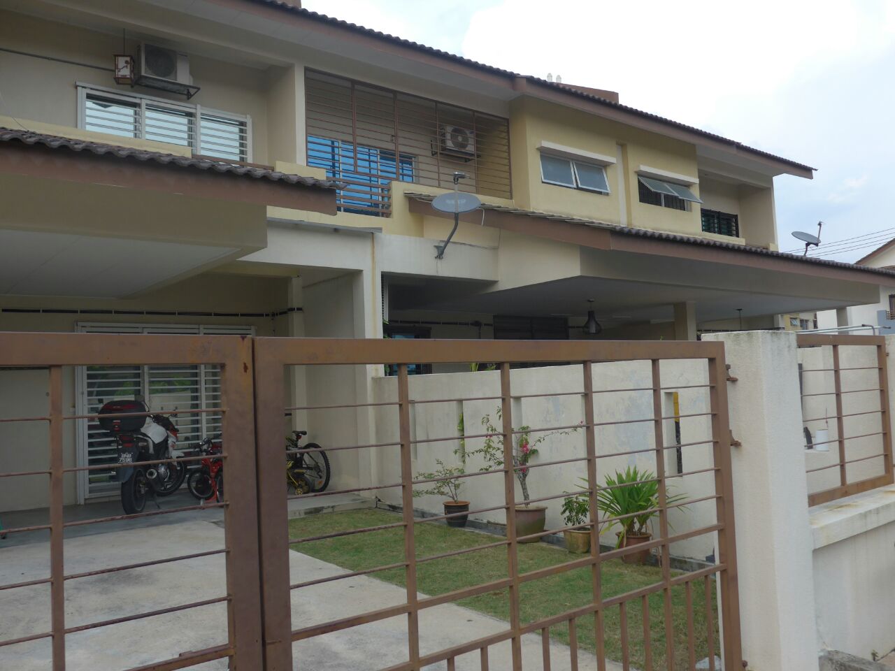 Teres 2 Tingkat, Alam Suria, Puncak Alam