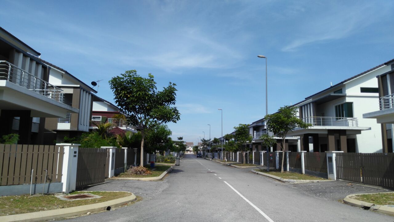Bungalow 2 Sty Tmn Cenderawasih, near Seremban - photo 2