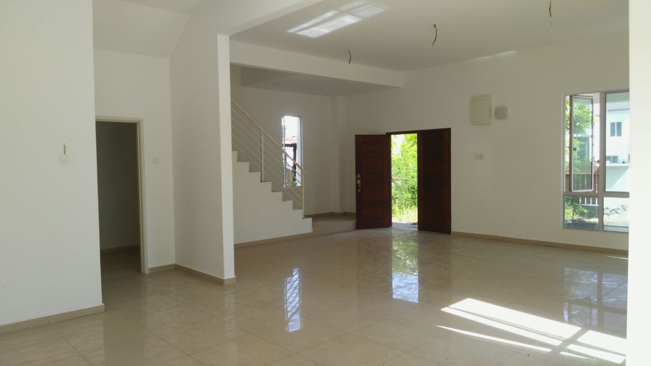 2sty Bungalow Banglo Tmn Cenderawasih, Seremban - photo 4