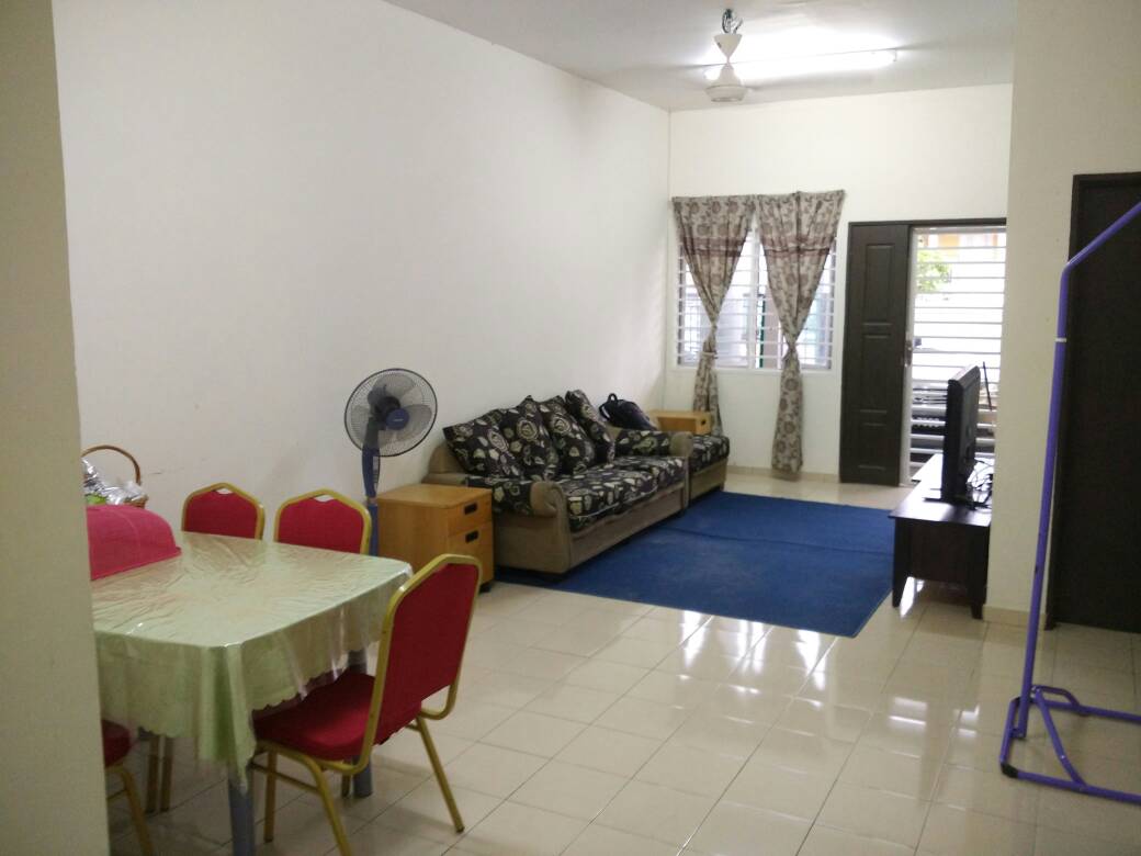 1sty Terrace Tmn Anggerik, Shah Alam Sec29 - photo 2