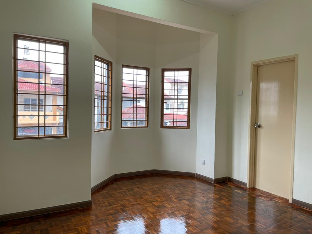 MUST VIEW Rumah Cantik Taman Amanputra Puchong - photo 8