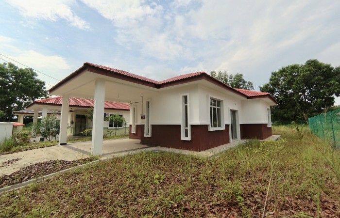 BANGLO SETINGKAT MAHKOTA HILLS