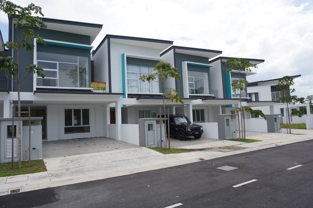 FREEHOLD 2 Storey Terrace Parkfield Residences - photo 2
