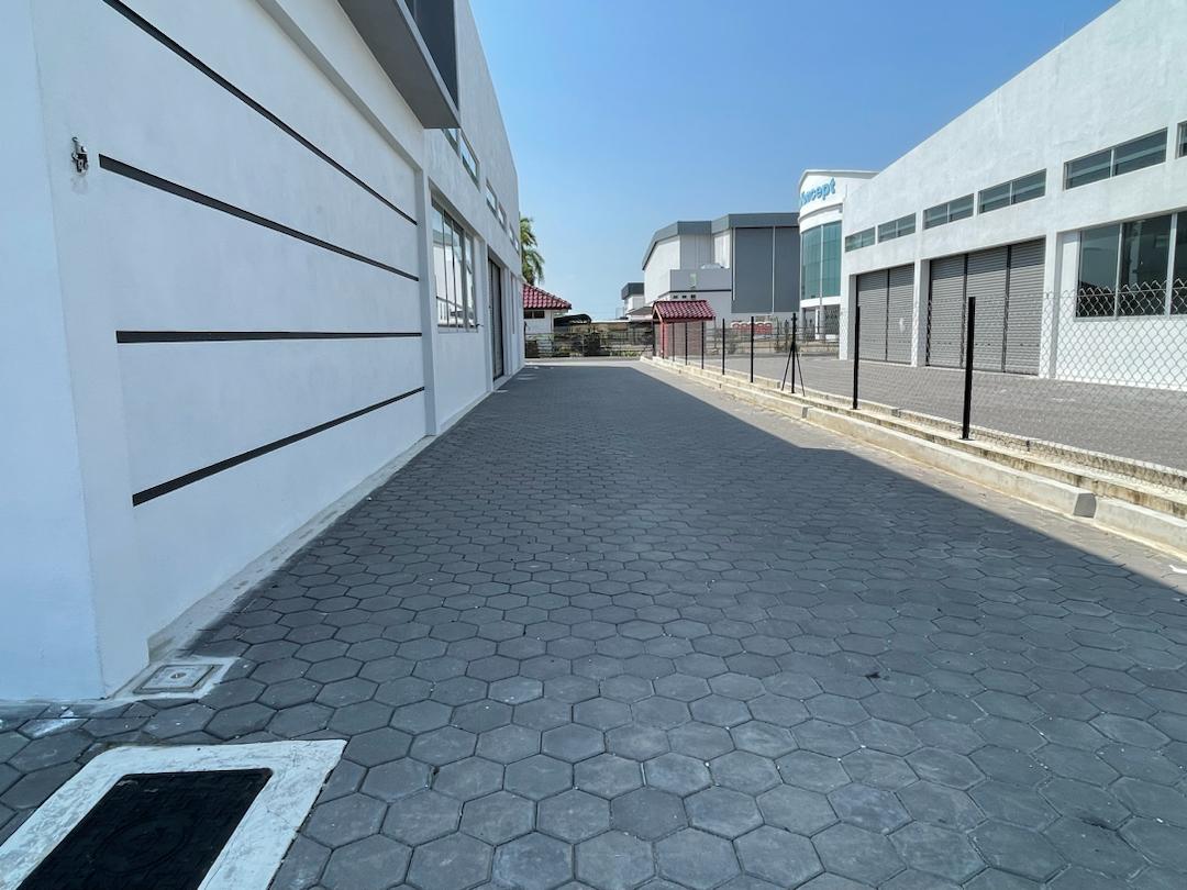 Land Area 13,282sqft Valdor Detached Light Industr - photo 2