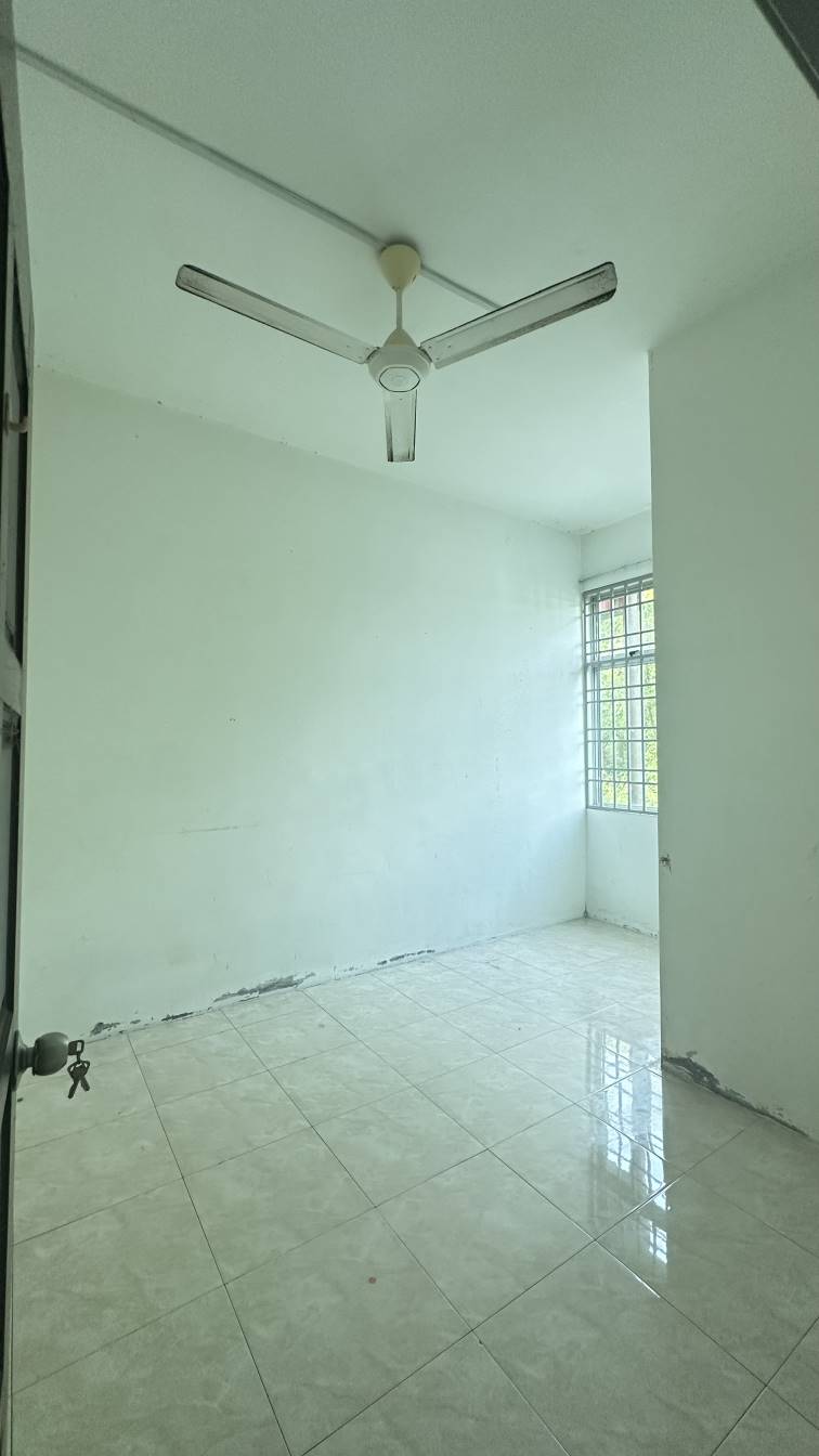 Double Storey Terrace Taman Seri Arowana - photo 4
