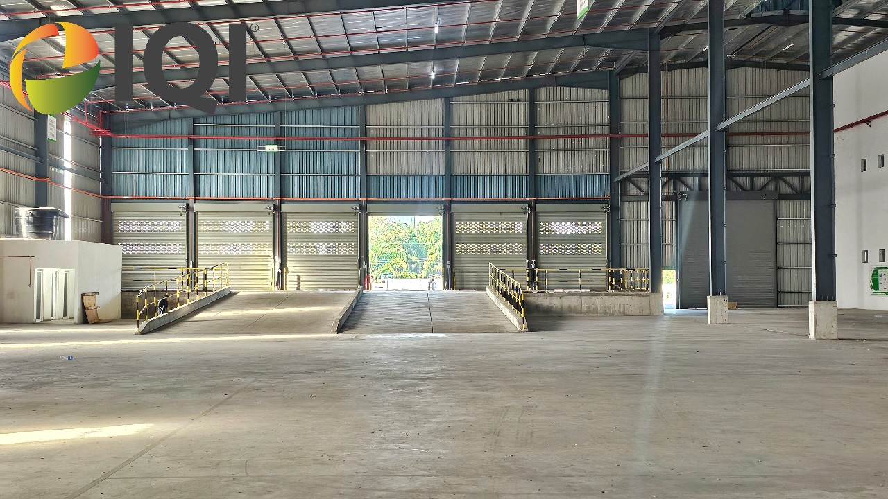 Land Area 7 acres with 6 Loading Bay - photo 4