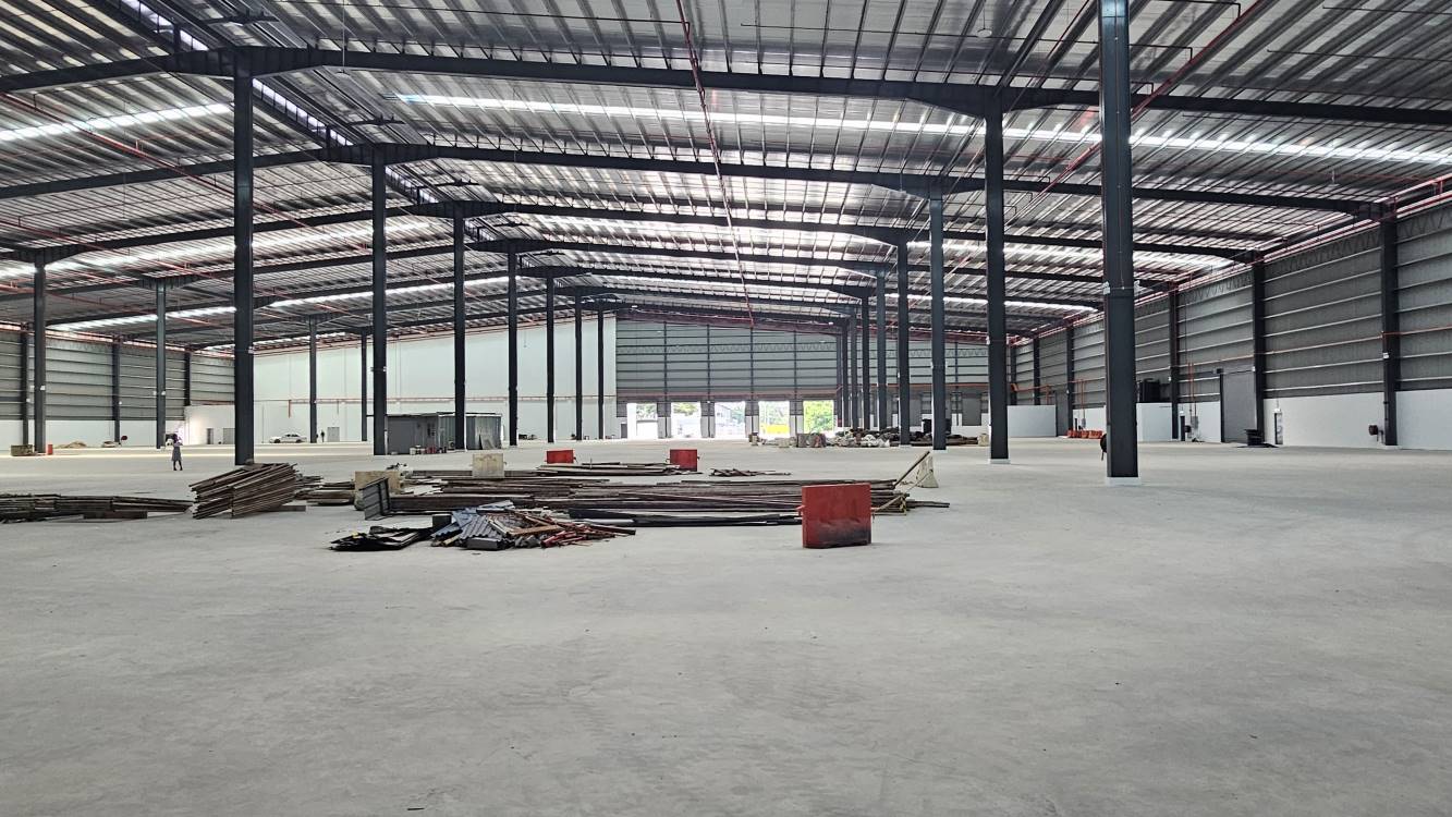 Land Area 5 Acres Factory with Built up 185841sqft - photo 10