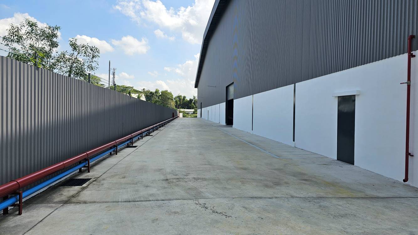 Land Area 5 Acres Factory with Built up 185841sqft - photo 11