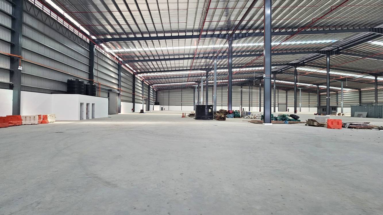 Land Area 5 Acres Factory with Built up 185841sqft - photo 4