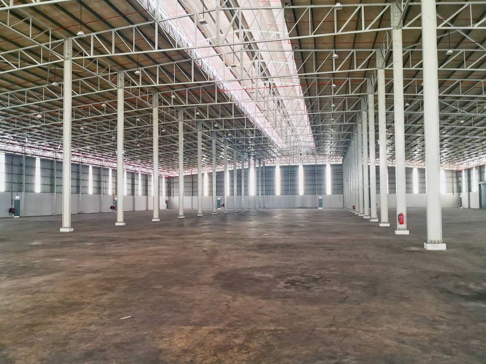Land Area 115000sqft ...